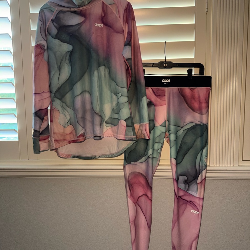 DOPE Base Layer Set Snuggle Top Lofty Tech Leggings Mirage Print Size Large